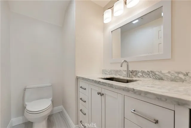 $699,000 | 19017 Gault Street, Unit 103, Reseda, CA 91335