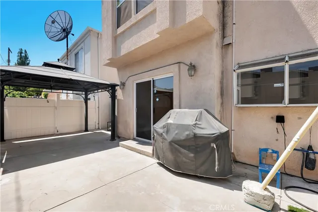 $699,000 | 19017 Gault Street, Unit 103, Reseda, CA 91335