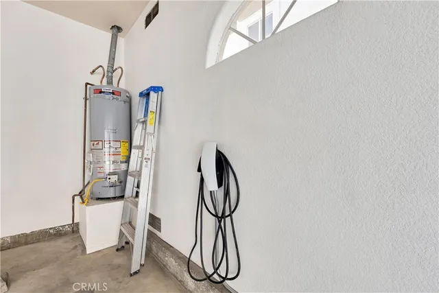 $699,000 | 19017 Gault Street, Unit 103, Reseda, CA 91335