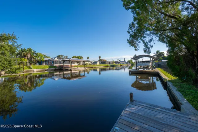 a view of a lake with houses