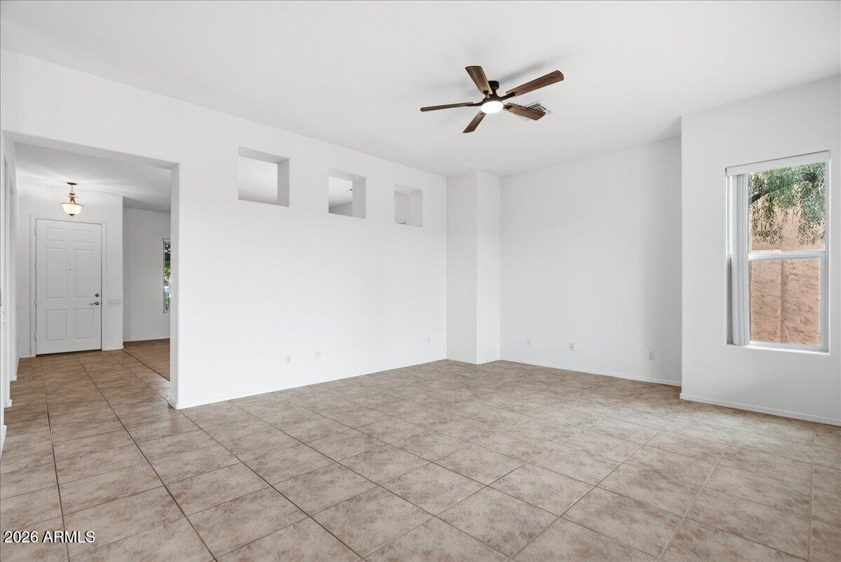 10247 East Superstition Range Road Gold Canyon, AZ 85118 - Photo 11 of 35 10-Family Room