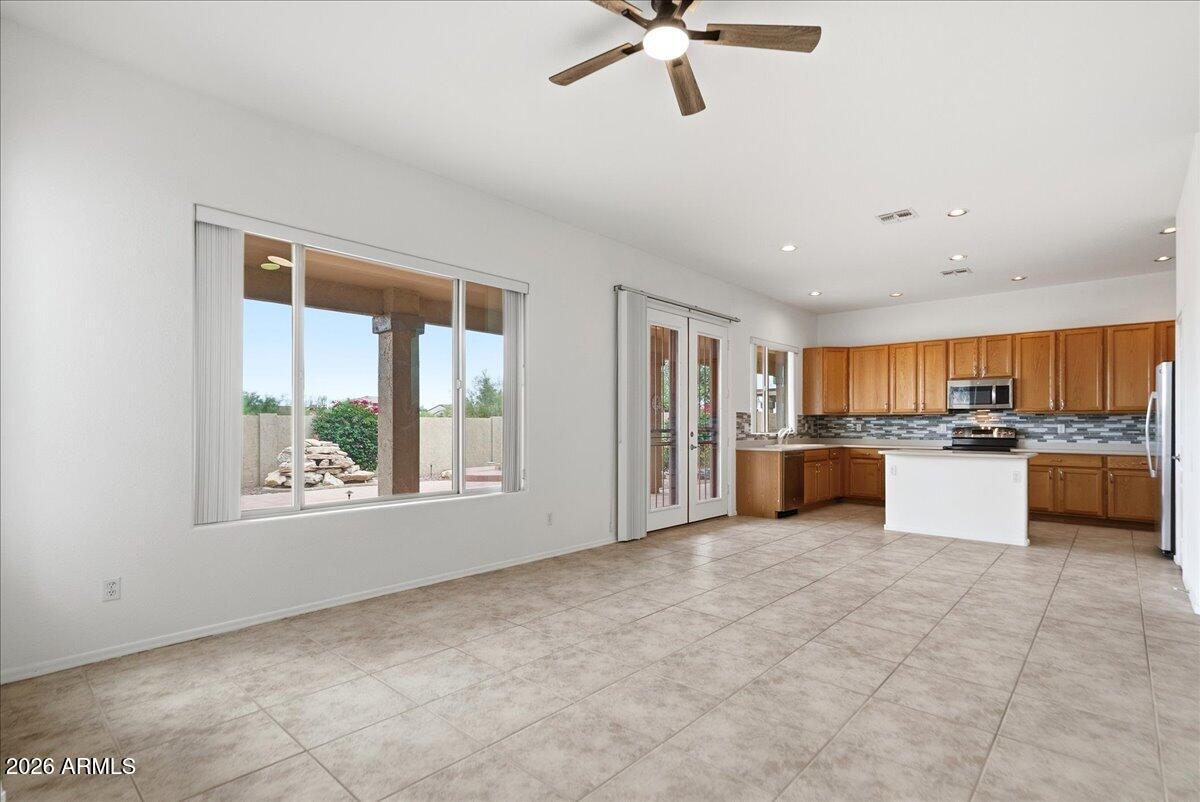 10247 East Superstition Range Road Gold Canyon, AZ 85118 - Photo 12 of 35 11-Family Room