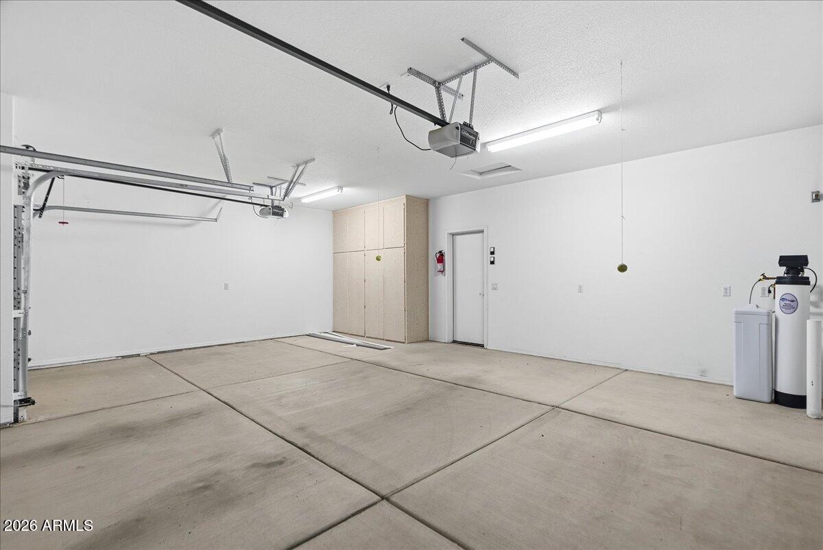 10247 East Superstition Range Road Gold Canyon, AZ 85118 - Photo 24 of 35 28-Garage