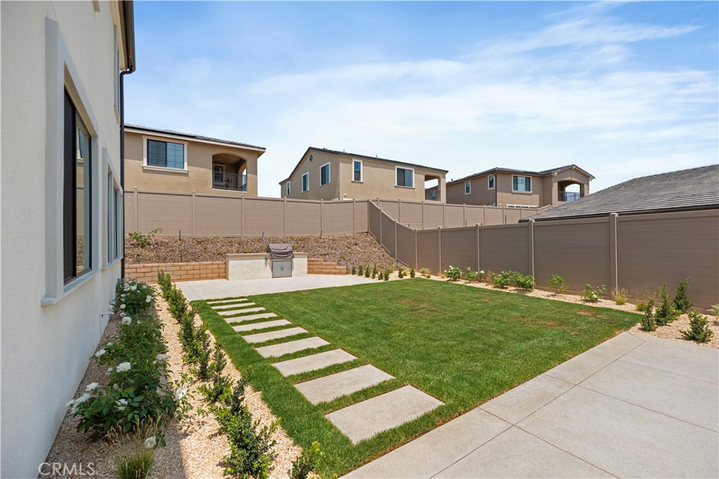 3070 Rue De Latour Vista, CA 92084 - Photo 11 of 22 Landscaped back yard
