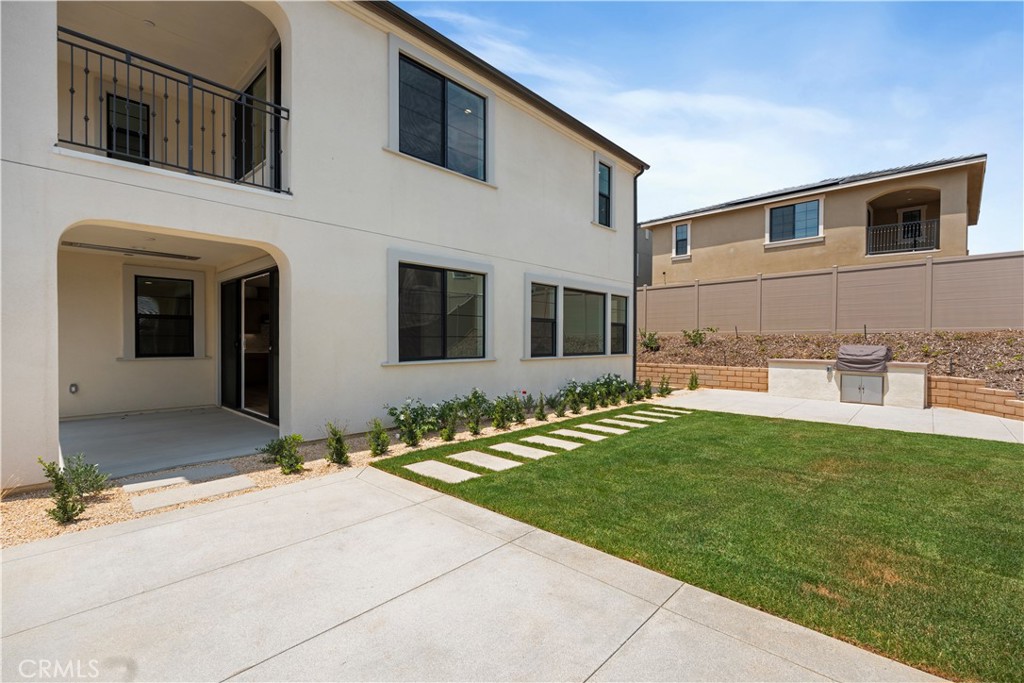 3070 Rue De Latour Vista, CA 92084 - Photo 10 of 22 Landscaped back yard