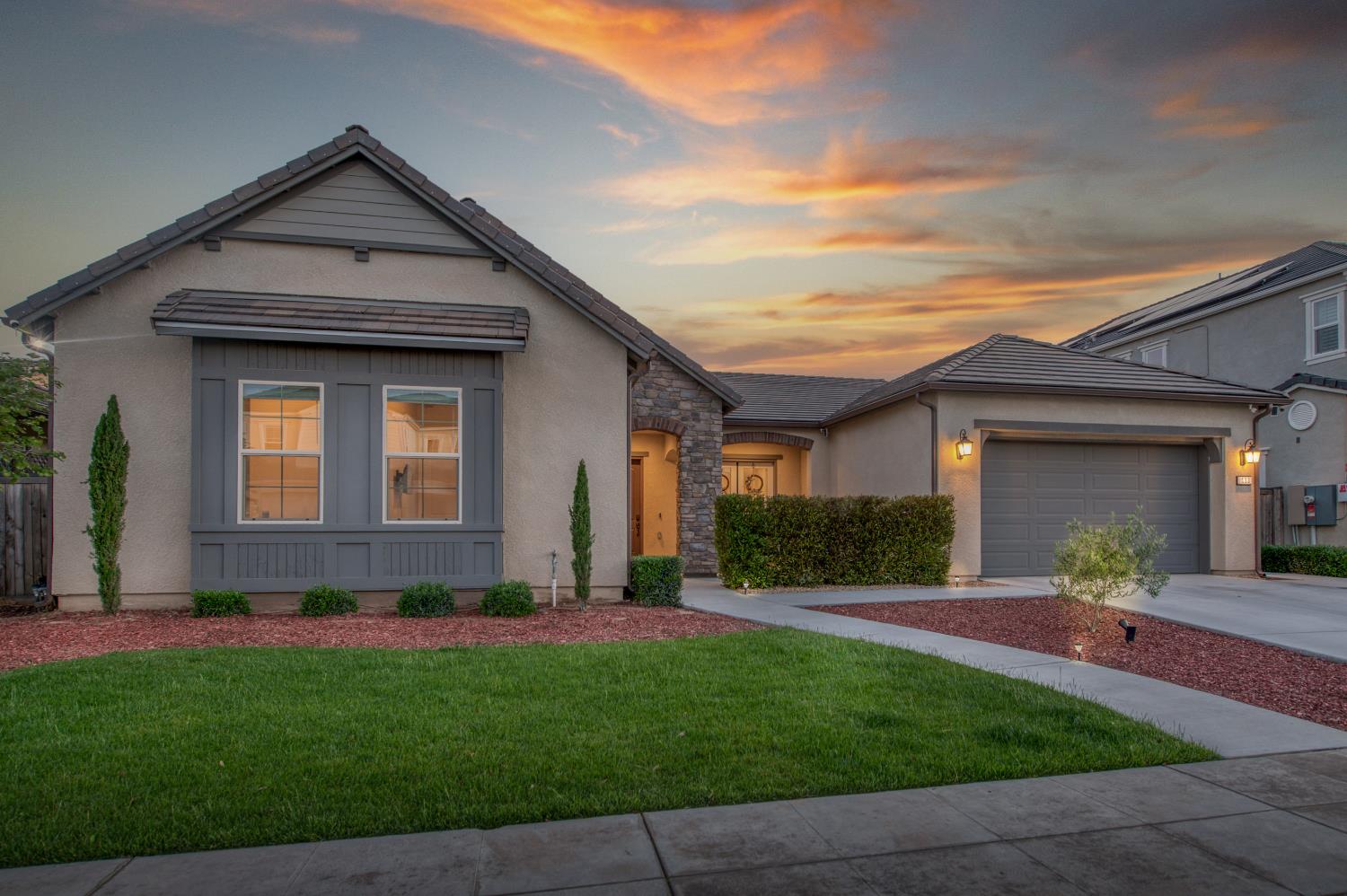 598 Crescent Lane Madera, CA 93636 - Photo 43 of 80 a front view of a house with a yard
