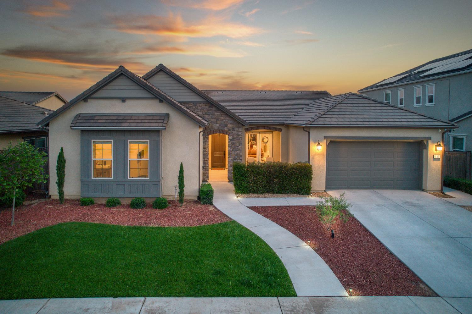 598 Crescent Lane Madera, CA 93636 - Photo 47 of 80 a front view of a house with a yard