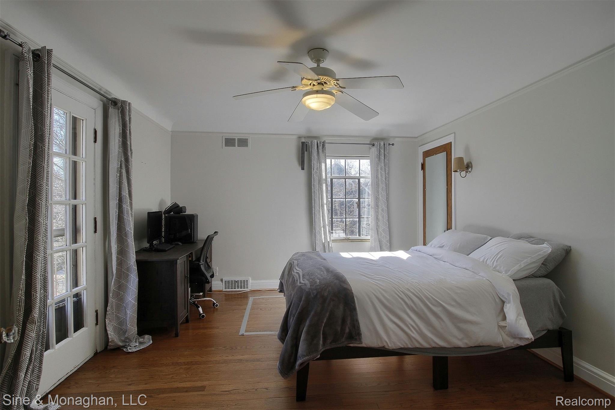 600 Lincoln Road Grosse Pointe, MI 48230 - Photo 20 of 37 21-4th Bedroom.jpg