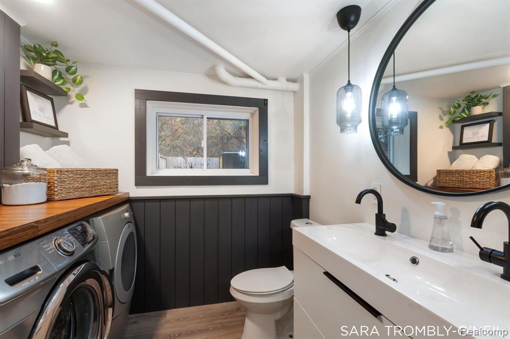 962 Seminole Road Norton Shores, MI 49441 - Photo 32 of 54