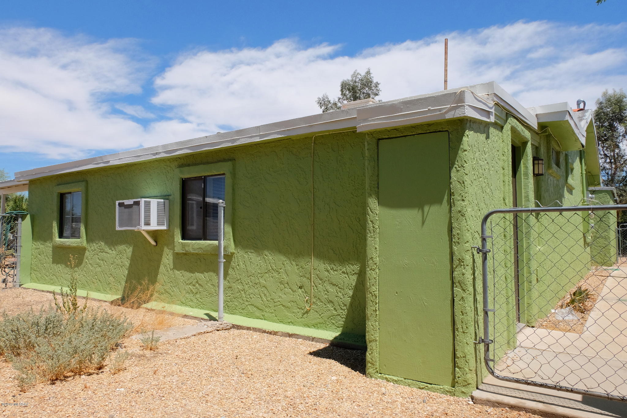 936 East Navajo Road, Unit 4 Tucson, AZ 85719 - Photo 1 of 18