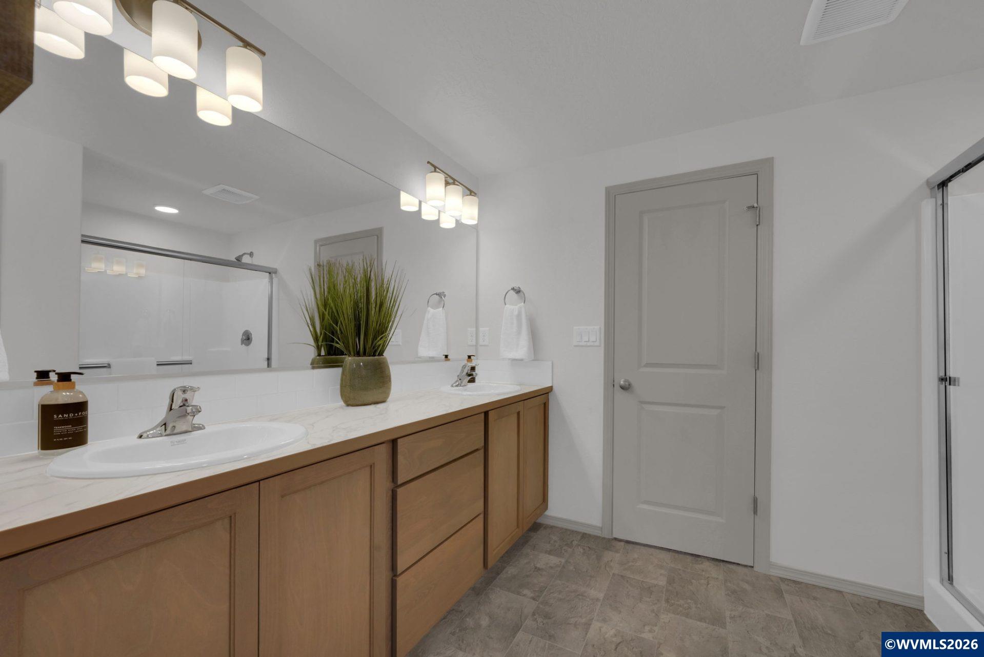 3175 South 13th Street Lebanon, OR 97355 - Photo 13 of 21