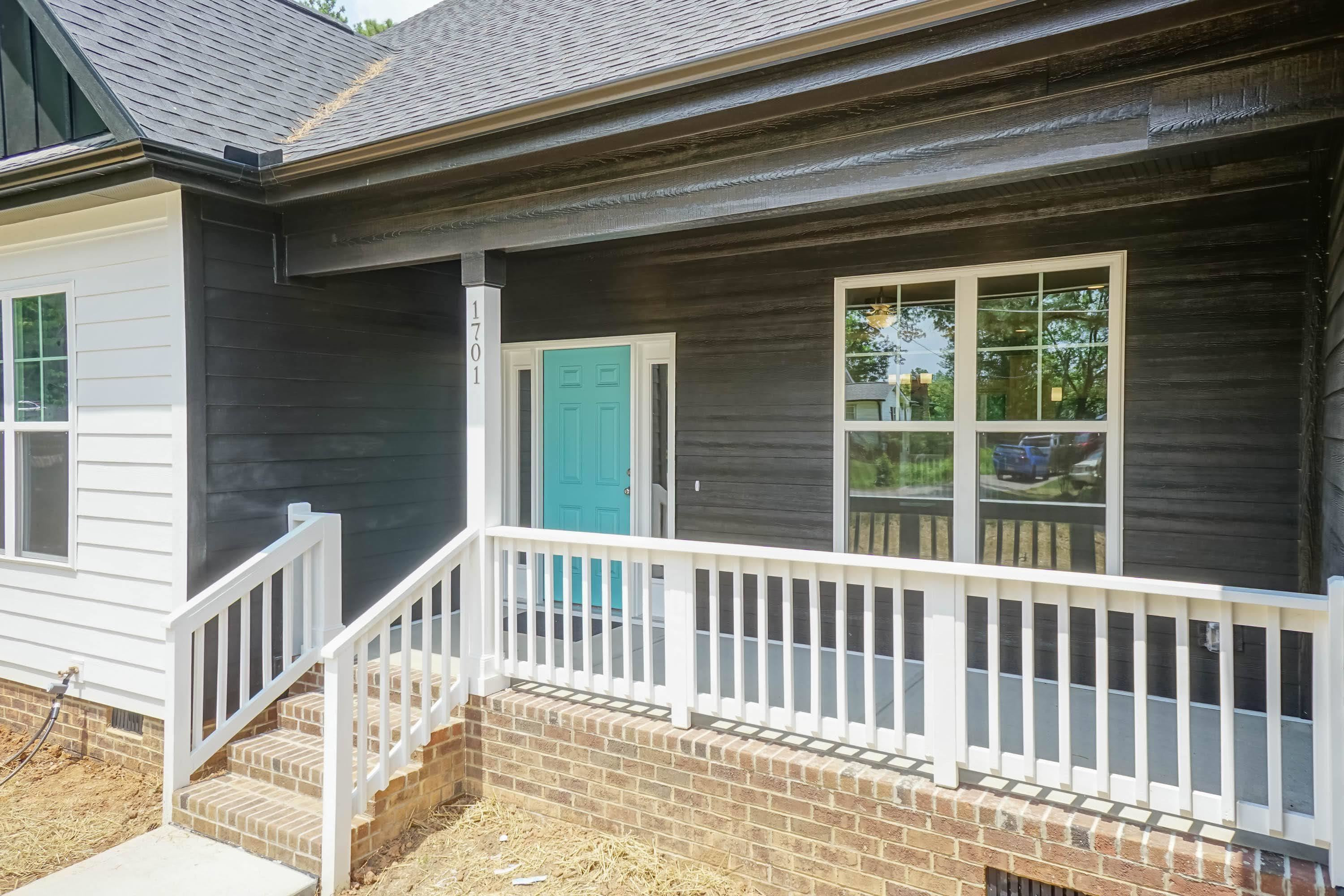 1701 Honeysuckle Road Raleigh, NC 27609 - Photo 3 of 29 Photo 3