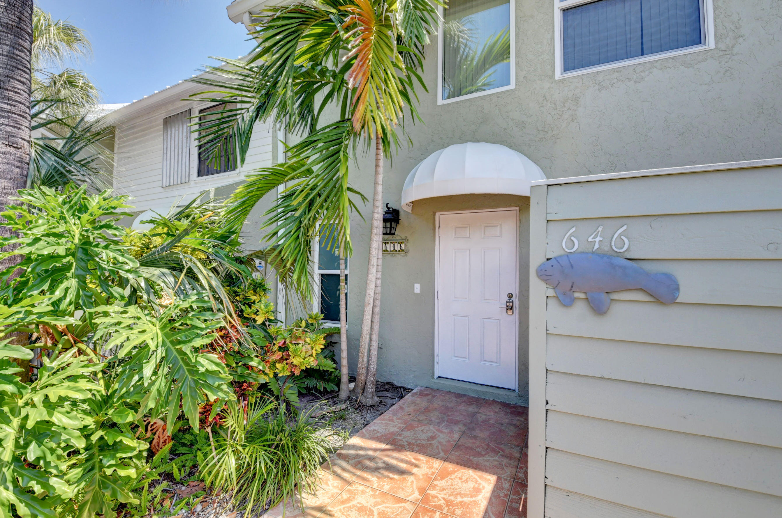 646 Mariners Way Boynton Beach, FL 33435 - Photo 12 of 49 Entry
