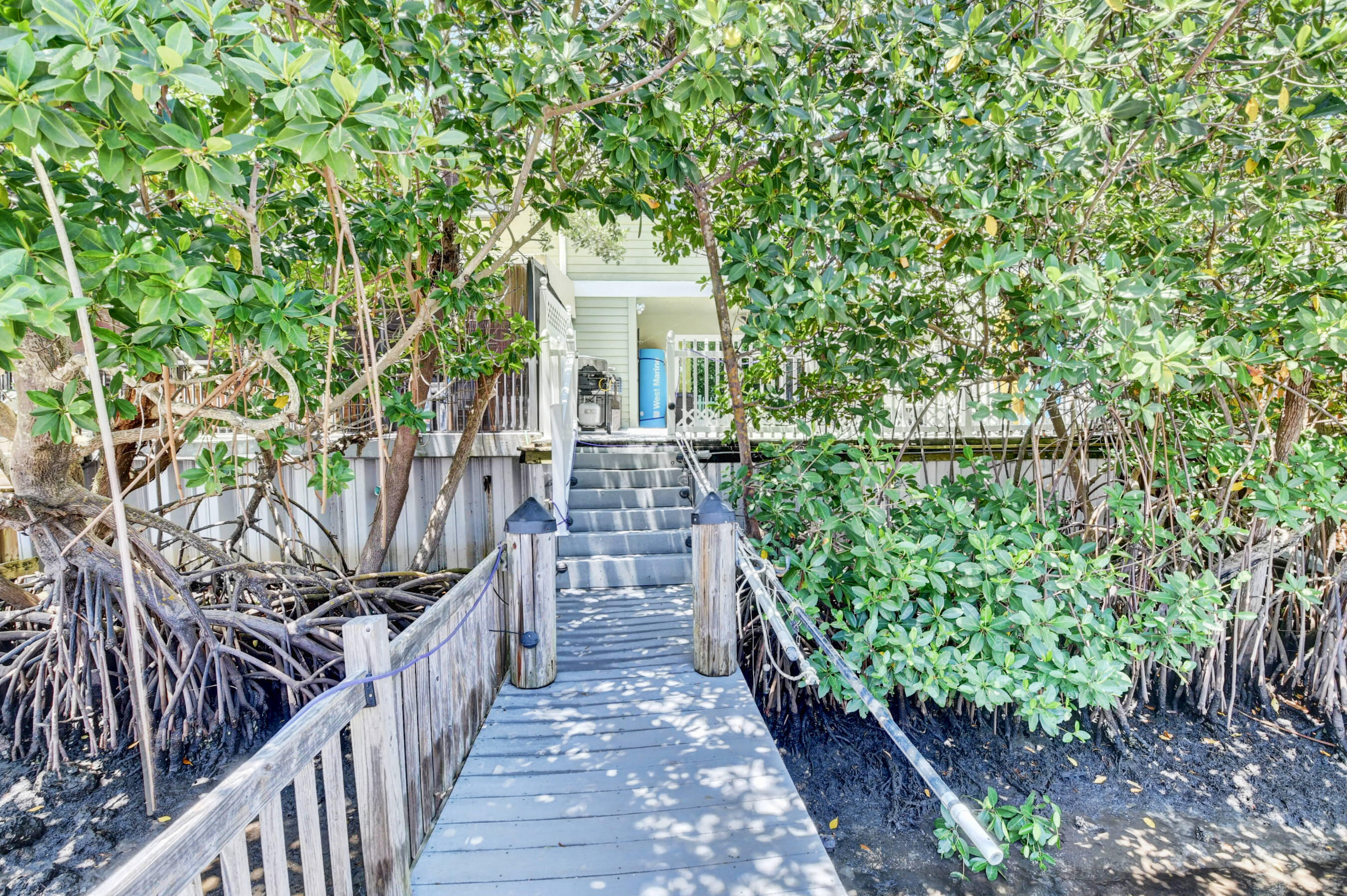 646 Mariners Way Boynton Beach, FL 33435 - Photo 17 of 49 Steps to Dock