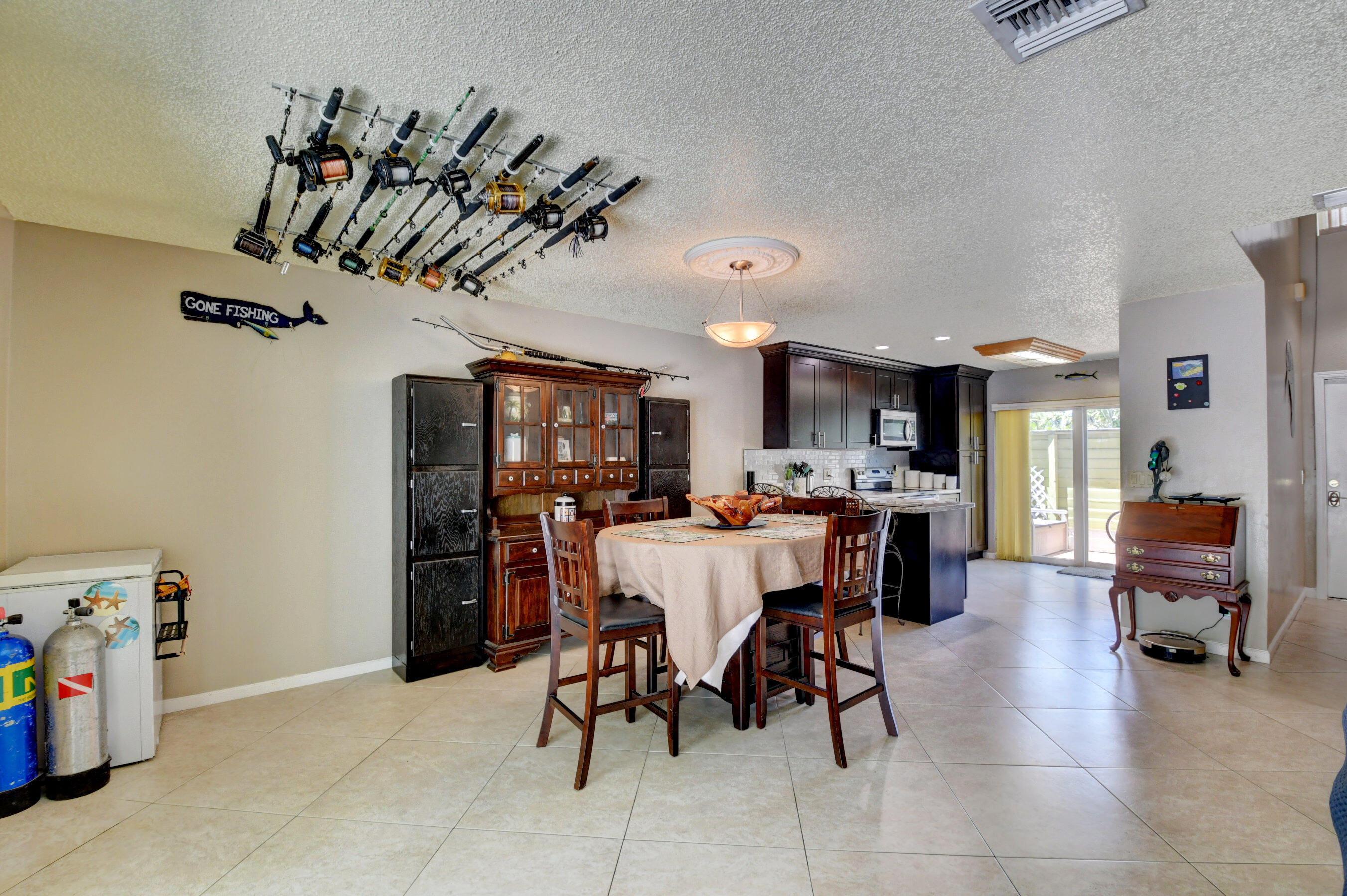 646 Mariners Way Boynton Beach, FL 33435 - Photo 21 of 49 Dining Area + High Quality Toys