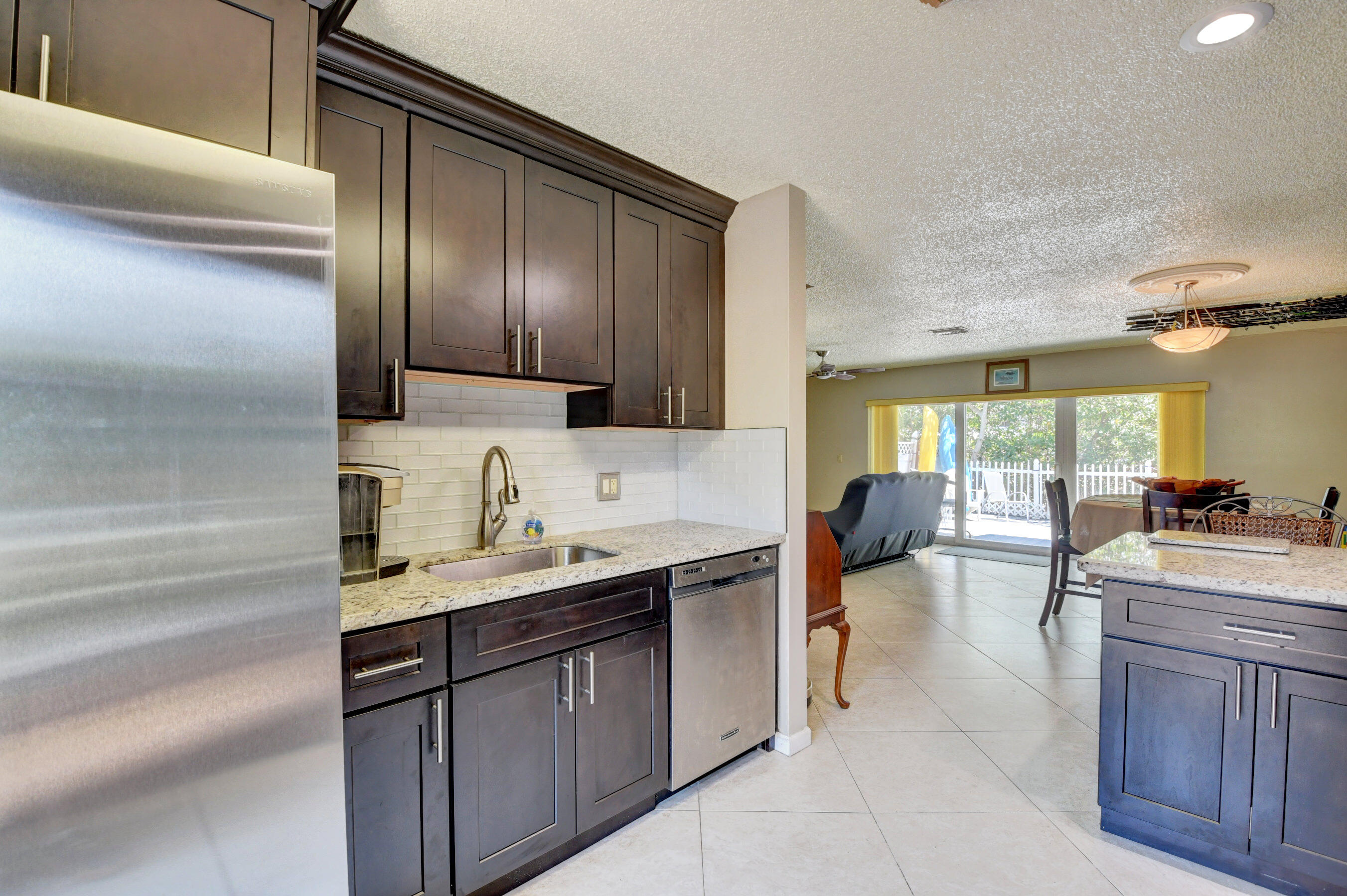 646 Mariners Way Boynton Beach, FL 33435 - Photo 24 of 49 Kitchen