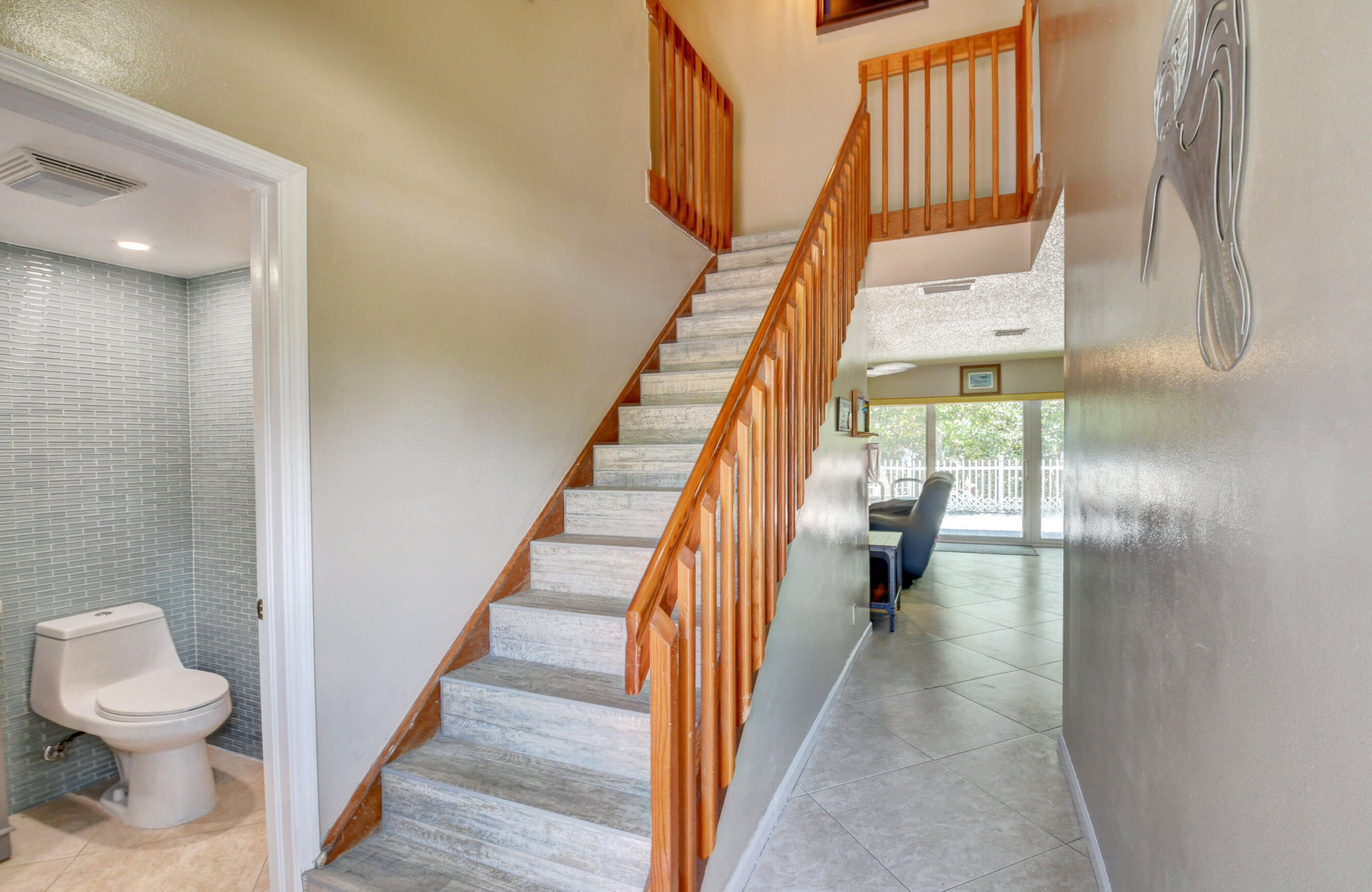 646 Mariners Way Boynton Beach, FL 33435 - Photo 28 of 49 Half Bath Entryway