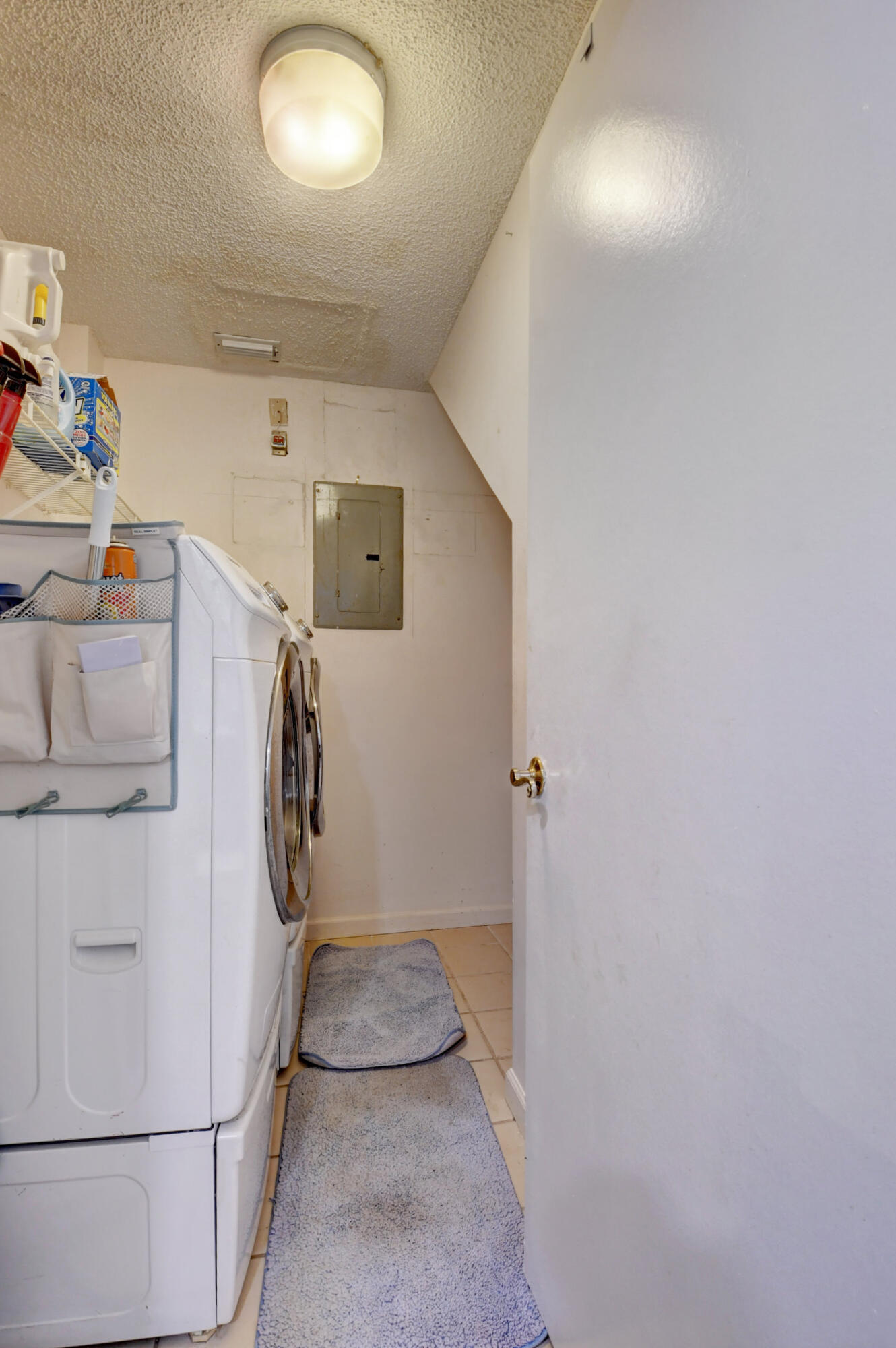 646 Mariners Way Boynton Beach, FL 33435 - Photo 30 of 49 Laundry Room First Floor