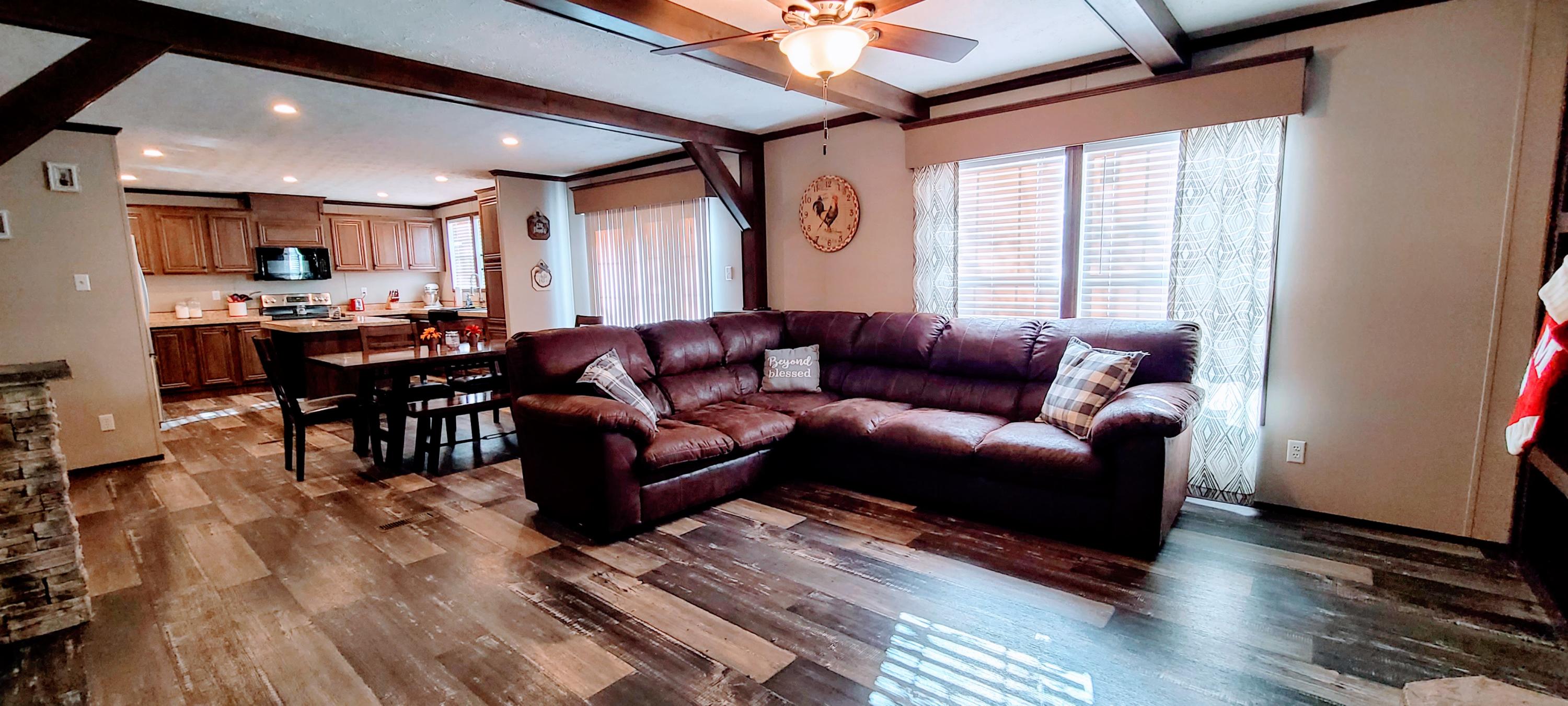 429 Pea Ridge Road Sunbright, TN 37872 - Photo 4 of 38 Den