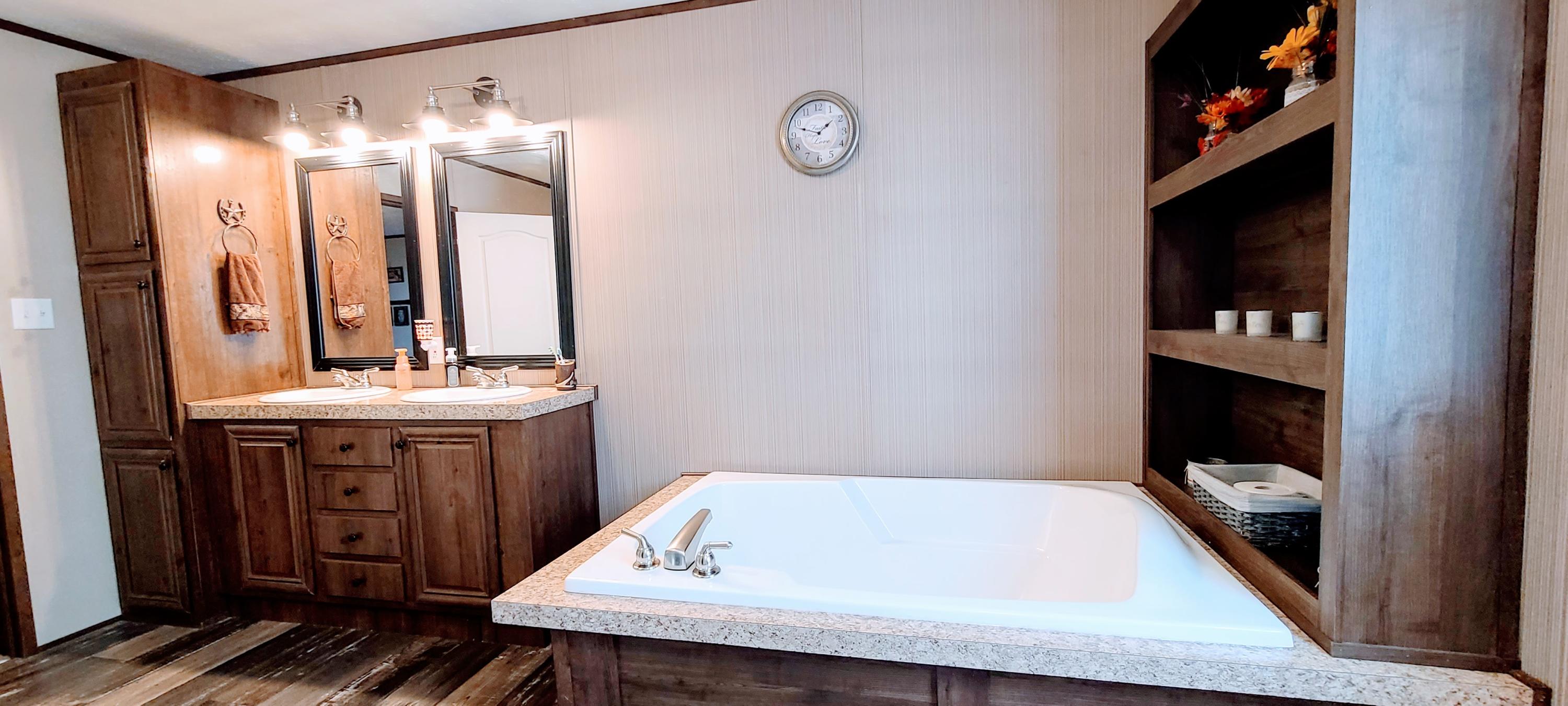 429 Pea Ridge Road Sunbright, TN 37872 - Photo 10 of 38 Master Bath