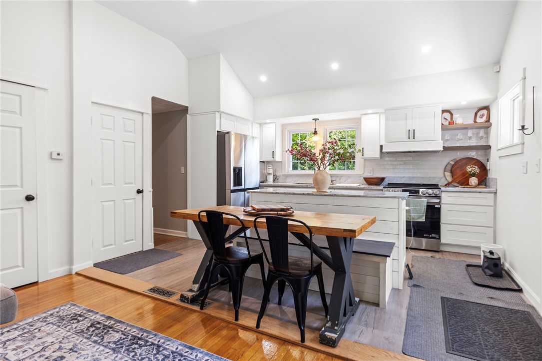 762 Waites Corner Road South Kingstown, RI 02892 - Photo 11 of 43