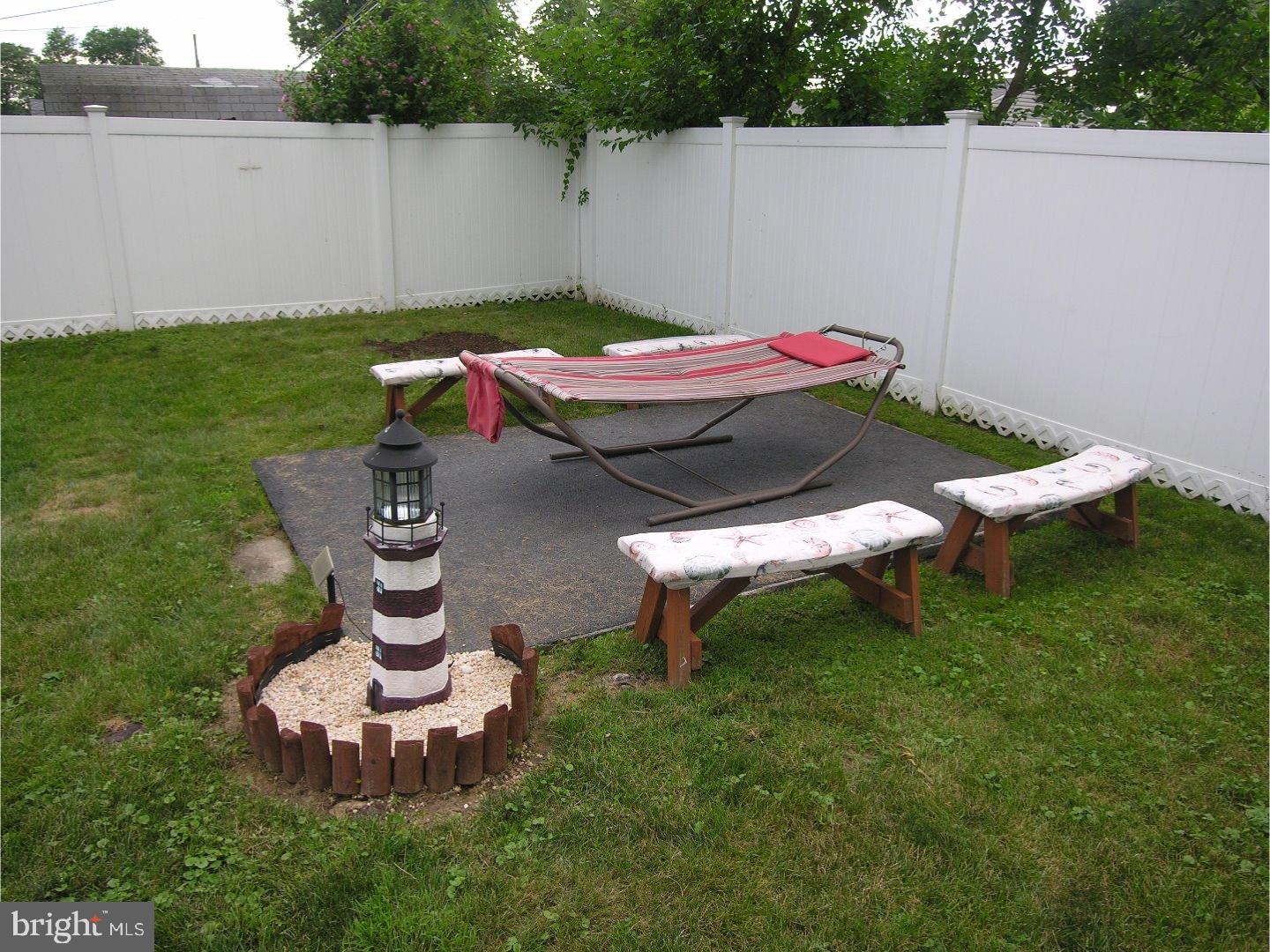 823 Chatham Road Fairless Hills, PA 19030 - Photo 17 of 18 Back Yard