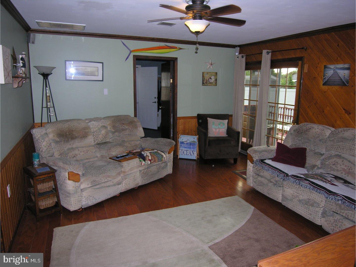 823 Chatham Road Fairless Hills, PA 19030 - Photo 3 of 18 Living Room