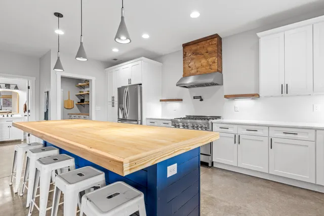 $775,000 | 413 Harp Switch Road, Chickamauga, GA 30707