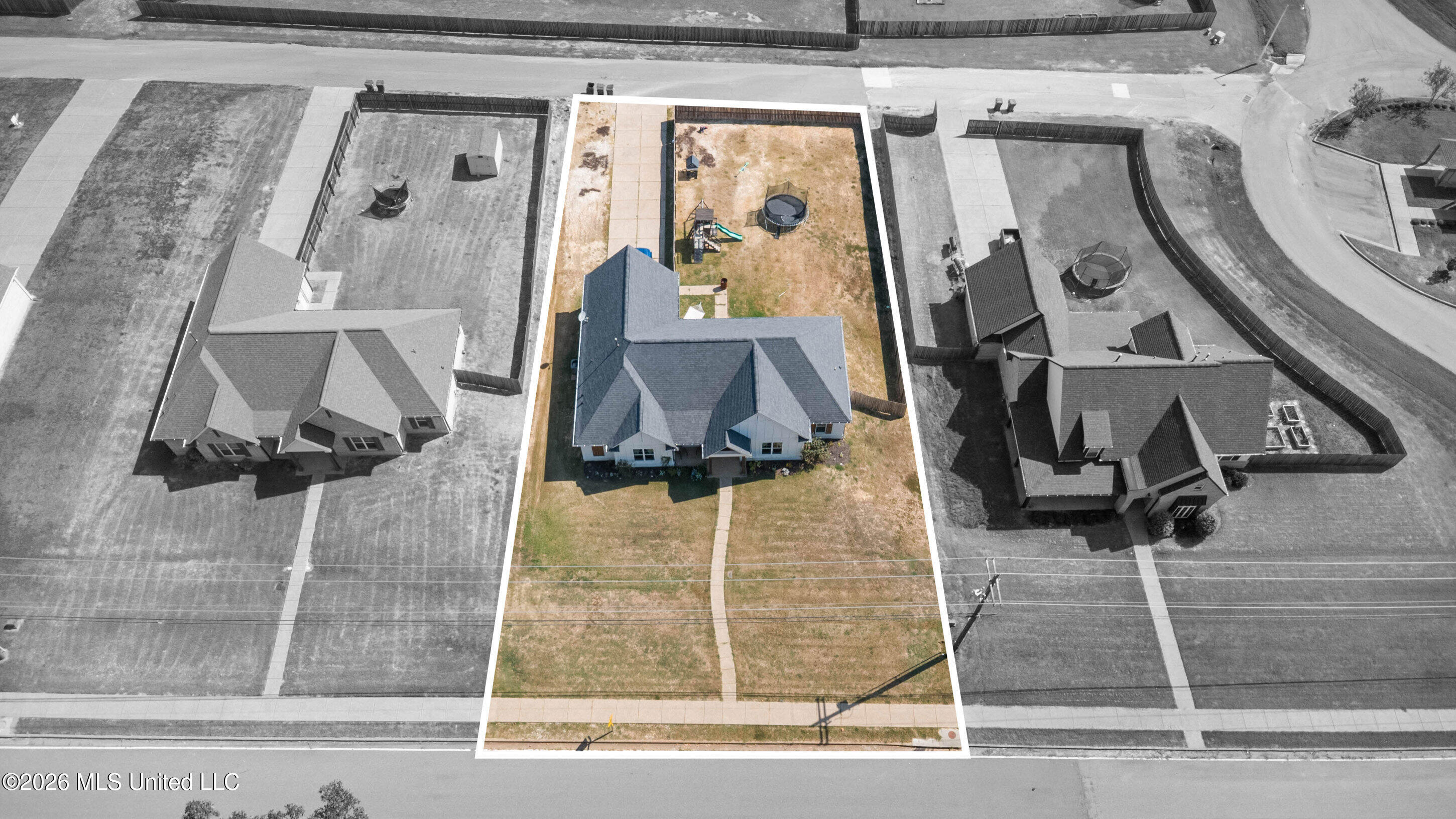 2112 Laughter Road Nesbit, MS 38651 - Photo 27 of 31 27_dji_0013 lot lines