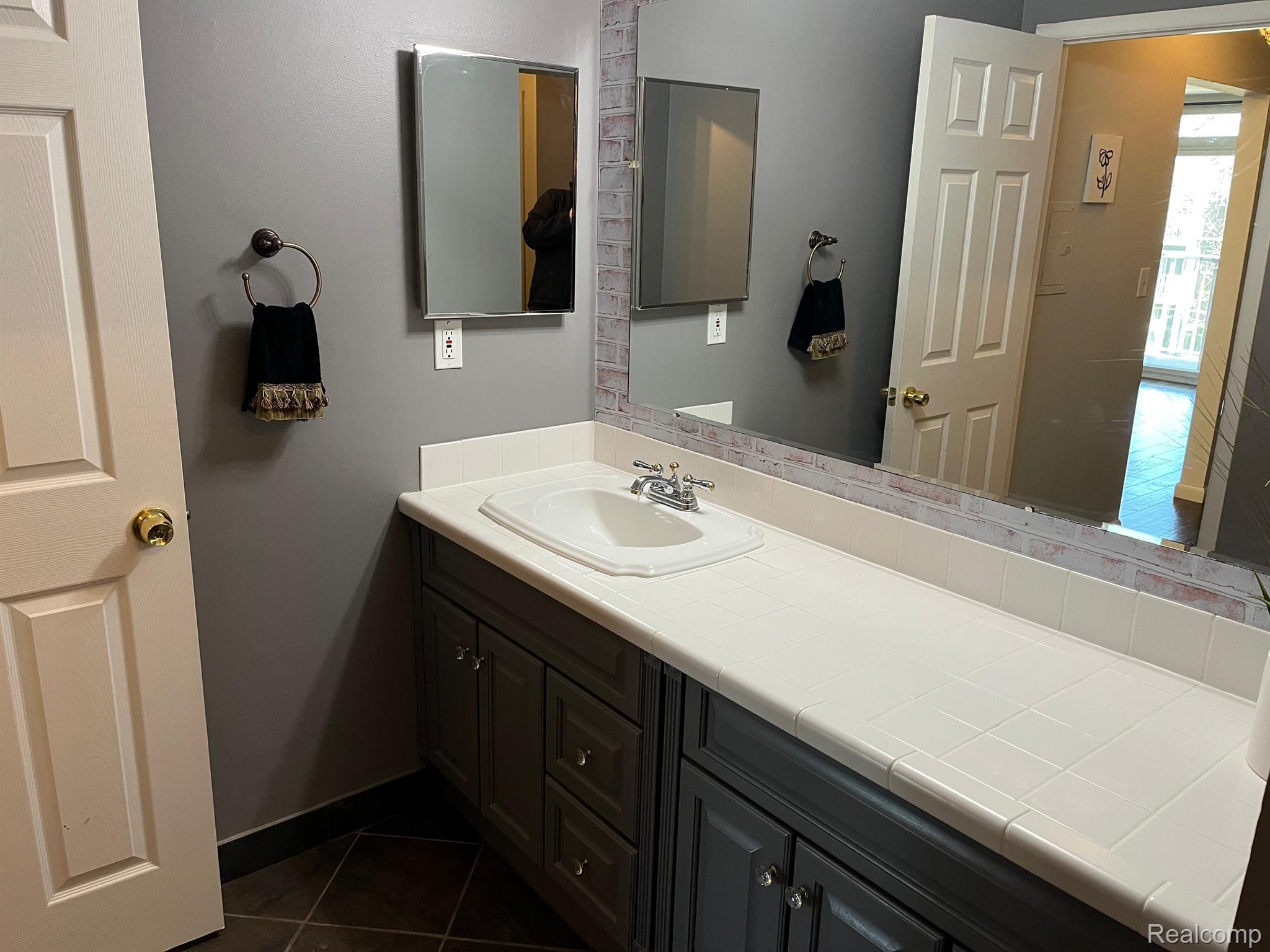 4909 Crooks Road, Unit E 11 Royal Oak, MI 48073 - Photo 19 of 30