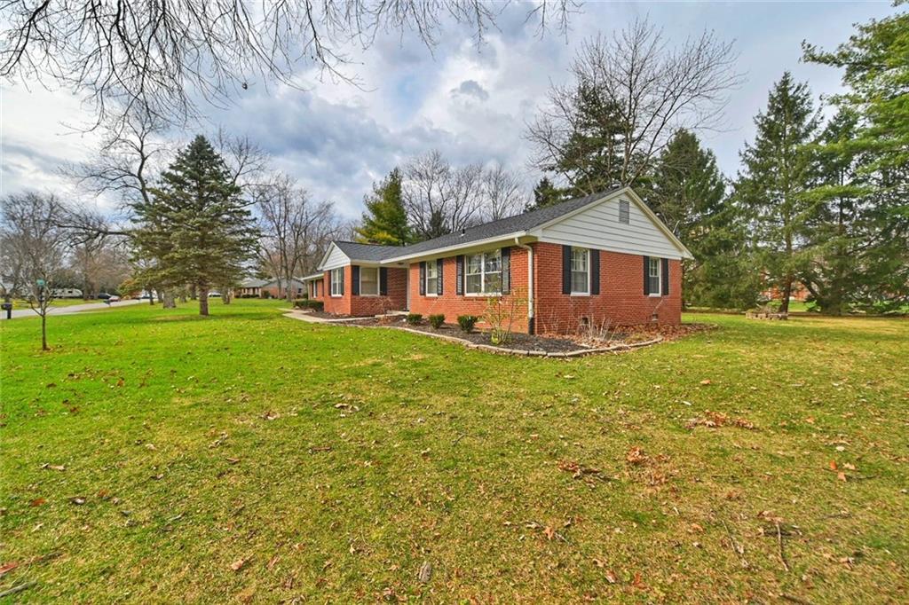 66 Bennett Road Carmel, IN 46032 - Photo 3 of 56 Gallery Image 3