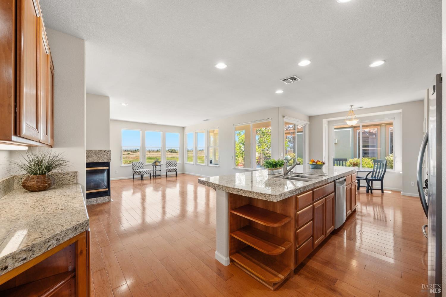 135 Oakridge Way Rio Vista, CA 94571 - Photo 4 of 71