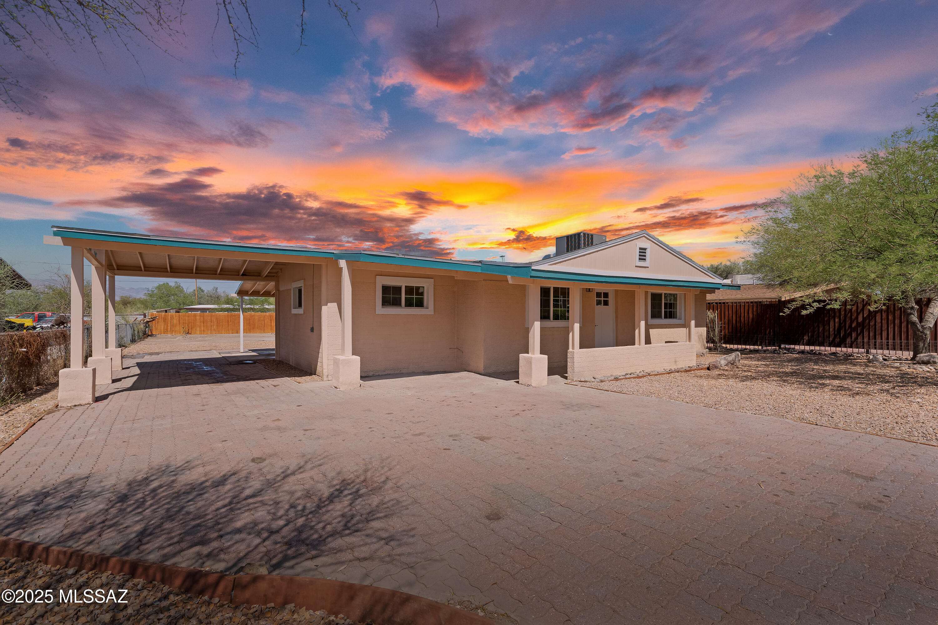 706 North Silverbell Road Tucson, AZ 85745 - Photo 5 of 8 Gallery Image 5