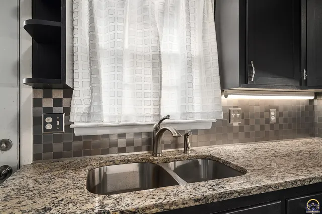 $195,000 | 1530 Southwest Wayne Avenue, Topeka, KS 66604