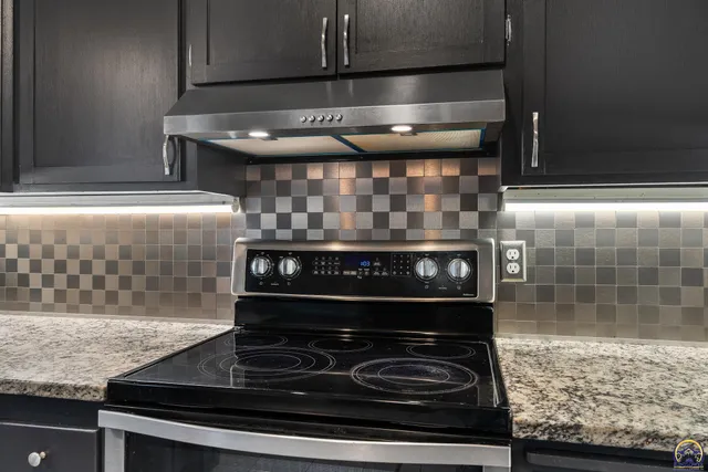 $195,000 | 1530 Southwest Wayne Avenue, Topeka, KS 66604