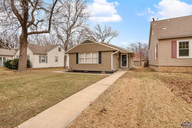 $195,000 | 1530 Southwest Wayne Avenue, Topeka, KS 66604