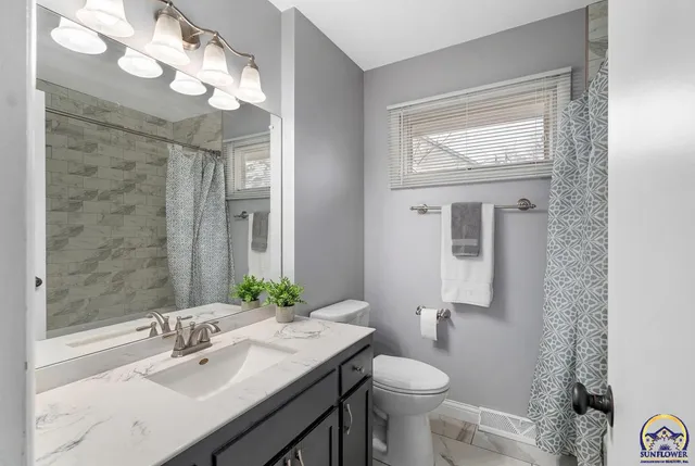 $195,000 | 1530 Southwest Wayne Avenue, Topeka, KS 66604