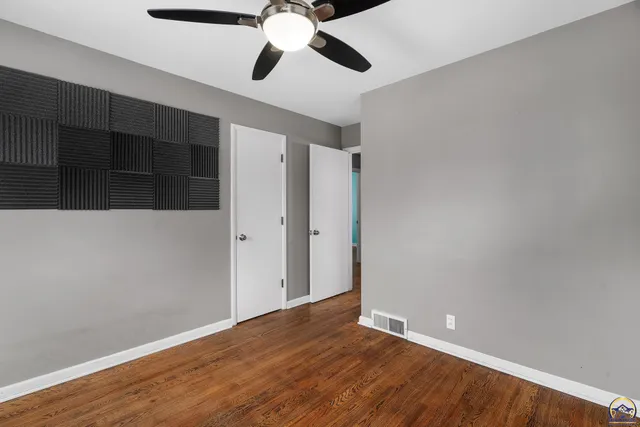 $195,000 | 1530 Southwest Wayne Avenue, Topeka, KS 66604