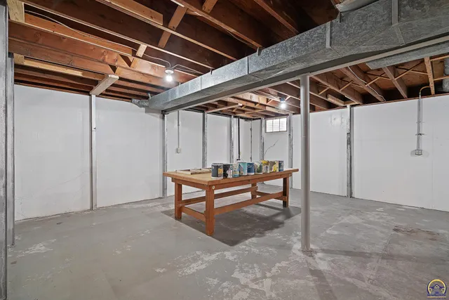 $195,000 | 1530 Southwest Wayne Avenue, Topeka, KS 66604