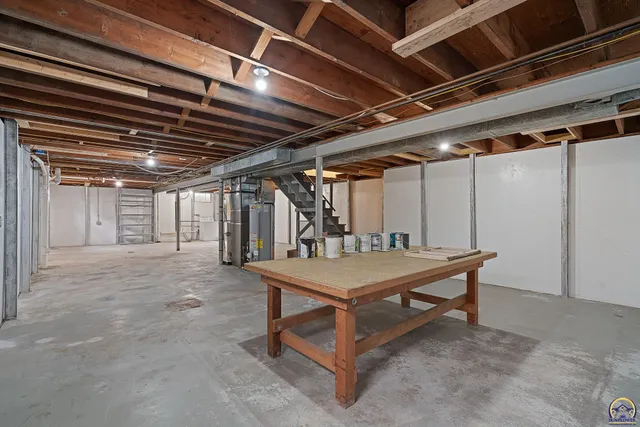 $195,000 | 1530 Southwest Wayne Avenue, Topeka, KS 66604