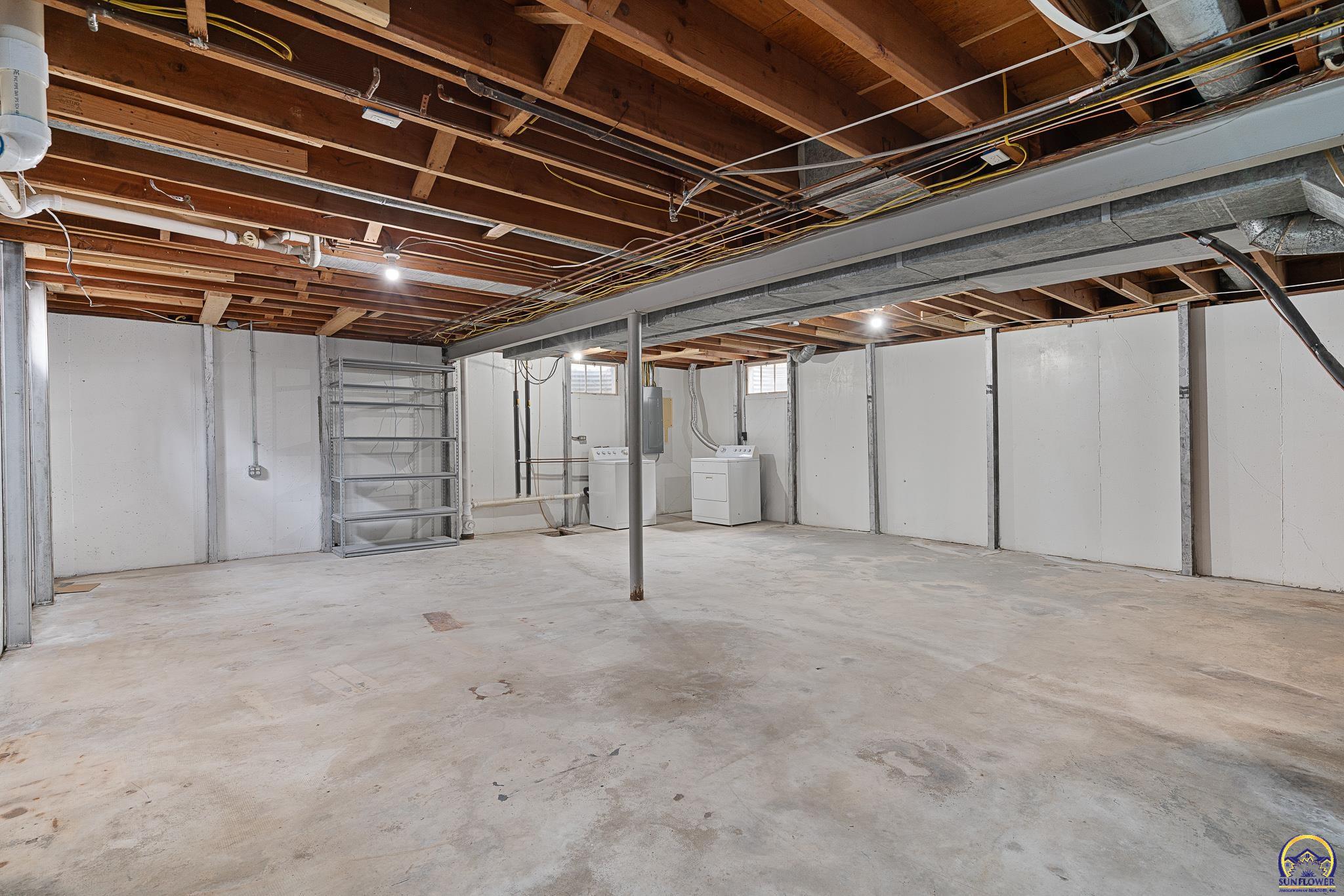 1530 Southwest Wayne Avenue Topeka, KS 66604 - Photo 26 of 41