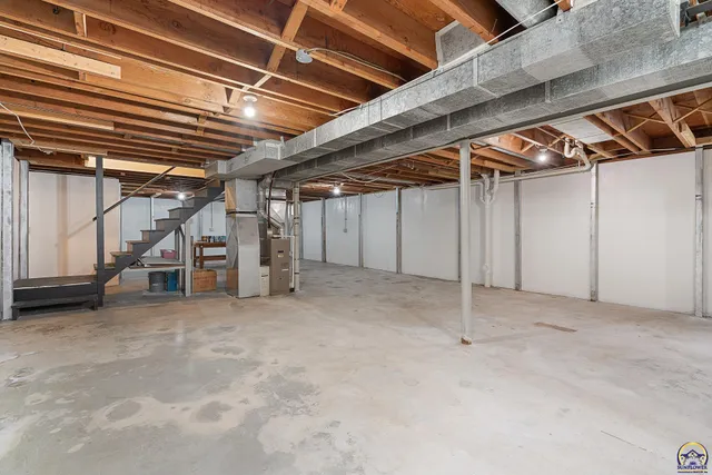 $195,000 | 1530 Southwest Wayne Avenue, Topeka, KS 66604