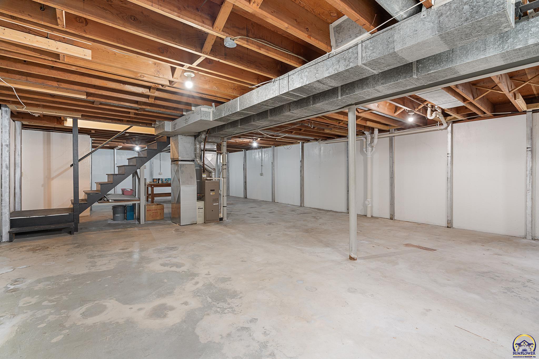 1530 Southwest Wayne Avenue Topeka, KS 66604 - Photo 29 of 41