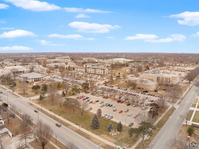 $195,000 | 1530 Southwest Wayne Avenue, Topeka, KS 66604