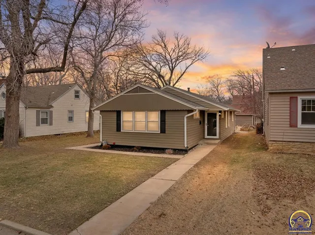 $195,000 | 1530 Southwest Wayne Avenue, Topeka, KS 66604