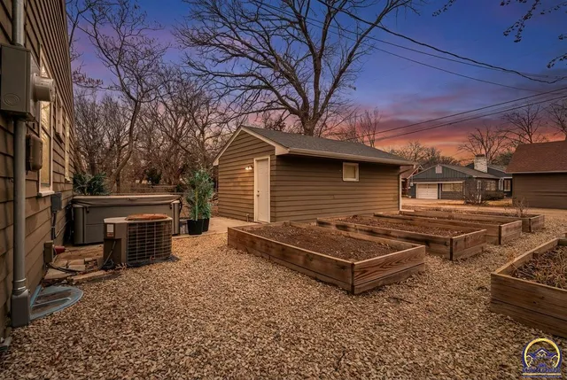 $195,000 | 1530 Southwest Wayne Avenue, Topeka, KS 66604