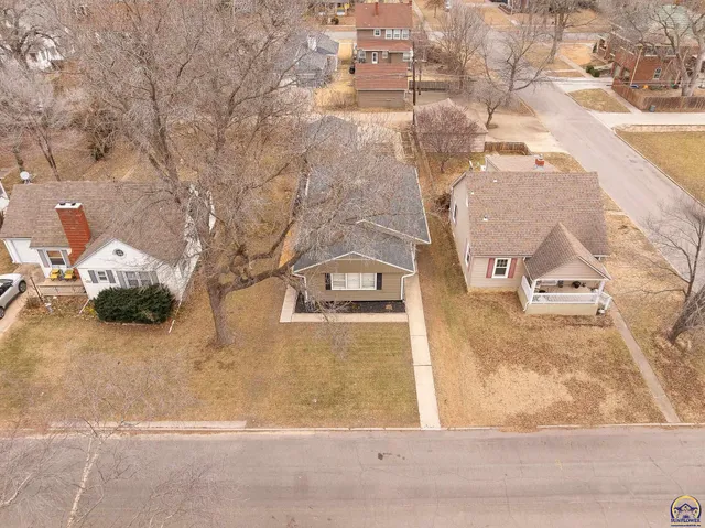 $195,000 | 1530 Southwest Wayne Avenue, Topeka, KS 66604