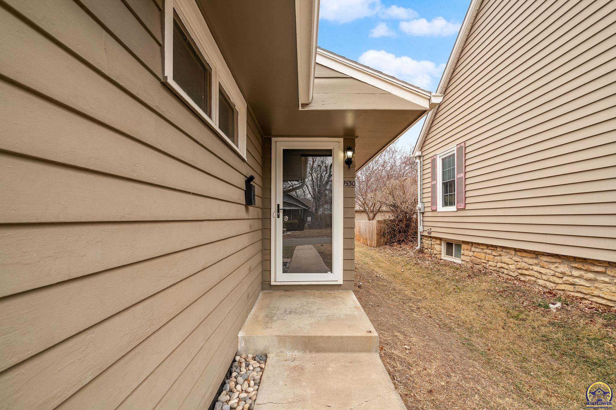 1530 Southwest Wayne Avenue Topeka, KS 66604 - Photo 6 of 41