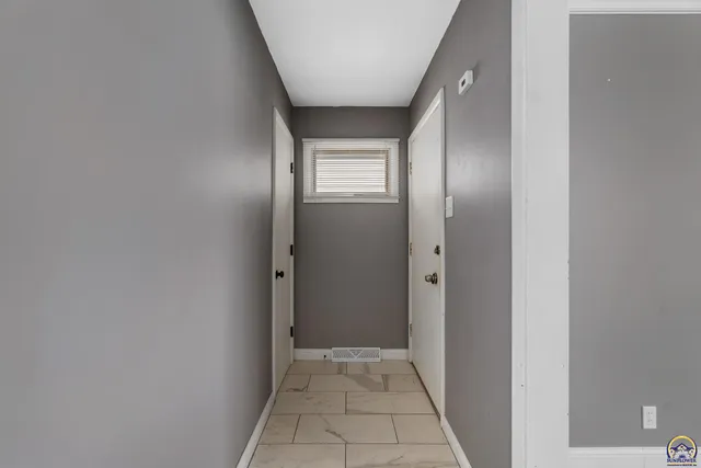 $195,000 | 1530 Southwest Wayne Avenue, Topeka, KS 66604