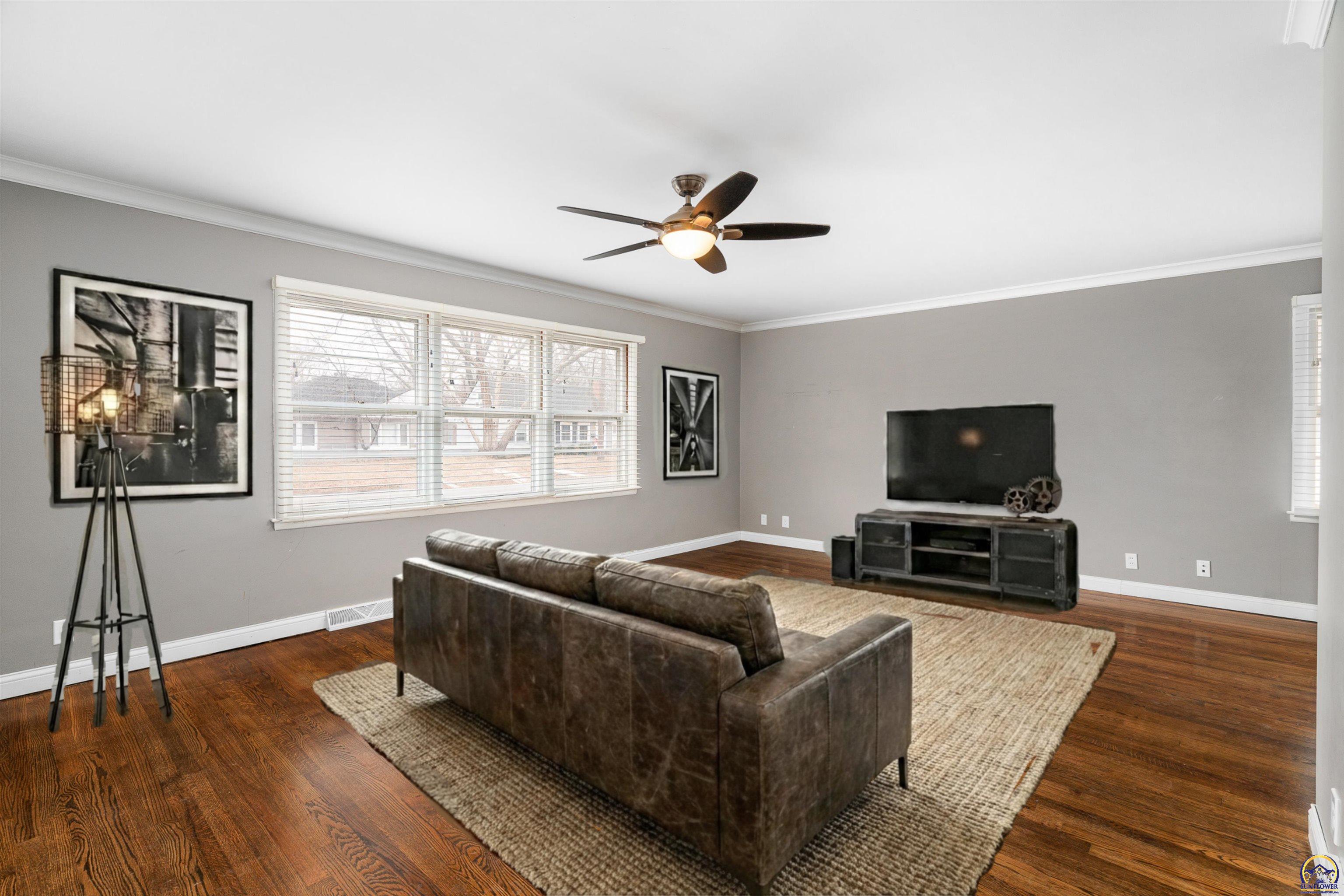 1530 Southwest Wayne Avenue Topeka, KS 66604 - Photo 8 of 41